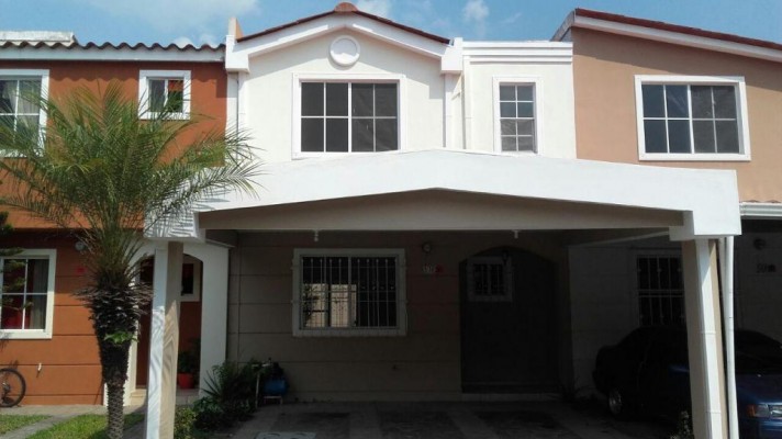 S/V bonita casa en Residencial Jacarandas, privada y con vigilancia 24/7 $70,500 neg.