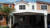 S/V bonita casa en Residencial Jacarandas, privada y con vigilancia 24/7 $70,500 neg.