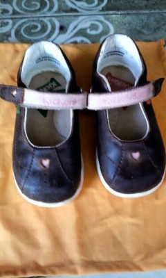 Zapatos kickers para niña