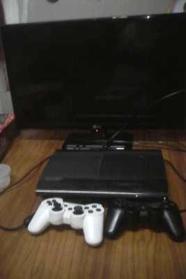 Combo PS3 Y TV LED 24''