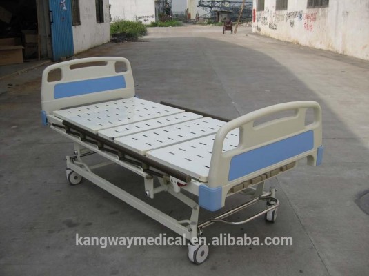 Vendo cama hospitalaria usadita de cuatro sistemas de elevación y ajuste de respaldos y del sistema de subir y bajar